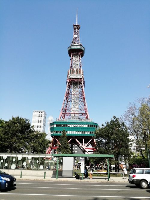 1丁目には、札幌のシンボルとして有名なテレビ塔が建っています。