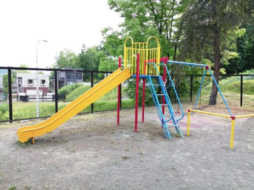 光陽どんぐり公園のすべり台・コンビネーション遊具
