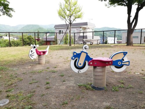 光陽どんぐり公園のスプリング遊具