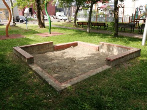 藤野本通みどり公園の砂場