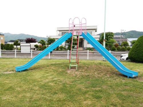 藤野アップル公園のツインすべり台