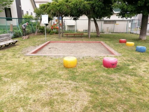 藤野アップル公園の砂場とスツール