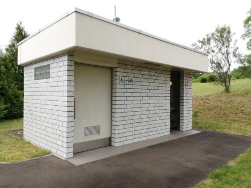 藤野河畔緑地のトイレ